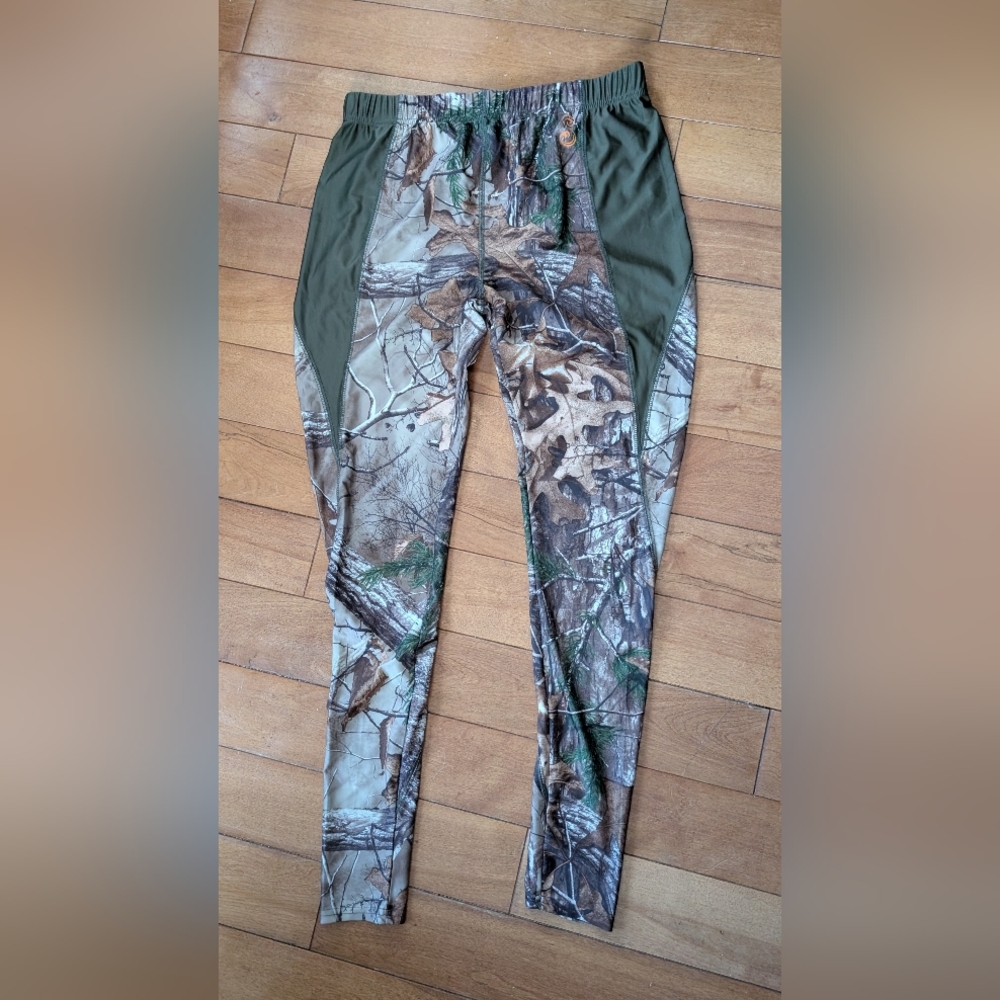 Realtree She Outdoors Base Layer Camouflage Leggings